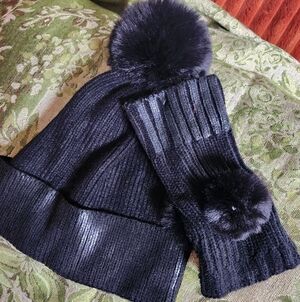 Elegant Black Knit Hat and Fingerless Glove Set